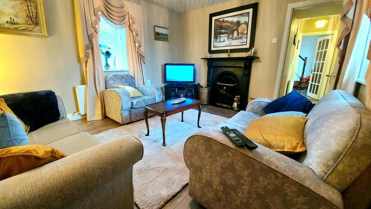 Hôtel Fihoragh Farm House à Longford Extérieur photo